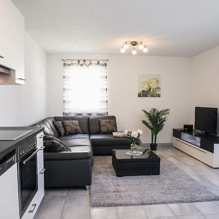 Ferienwohnung Am Zeppelin Hangar Friedrichshafen Ngoại thất bức ảnh