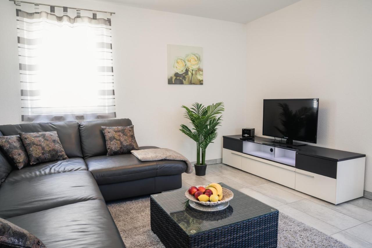 Ferienwohnung Am Zeppelin Hangar Friedrichshafen Ngoại thất bức ảnh