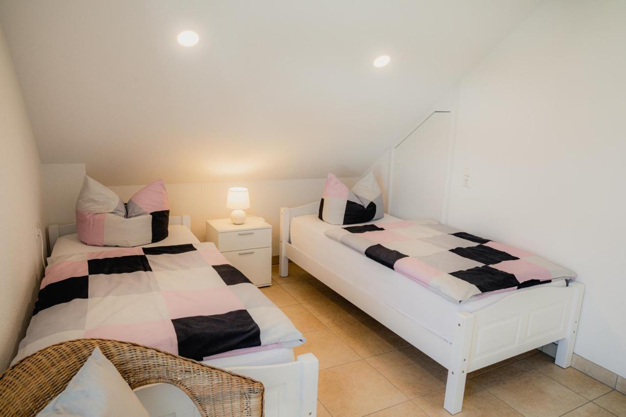 Ferienwohnung Am Zeppelin Hangar Friedrichshafen Ngoại thất bức ảnh